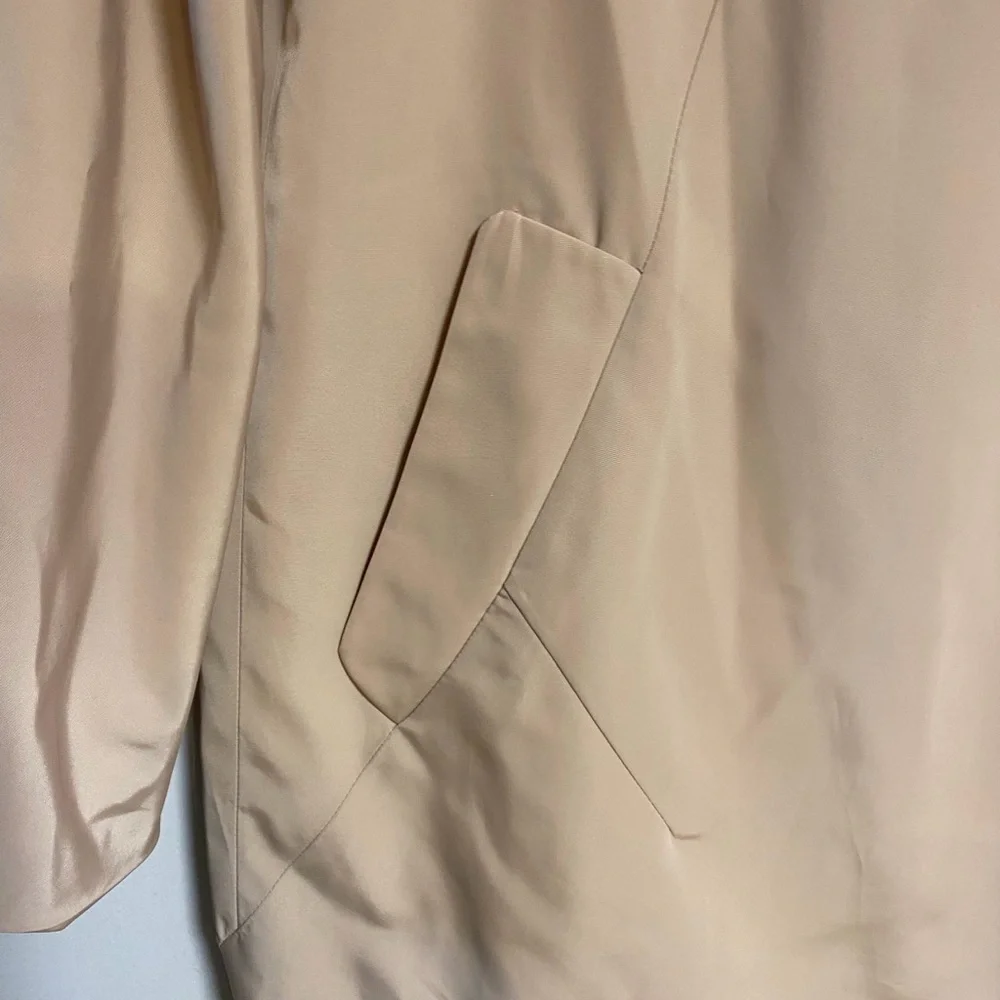 LYNN Kenneth Lynn Beige Lightweight Trench Coat – Size 2 (Bust 85cm) - Picture 9 of 14